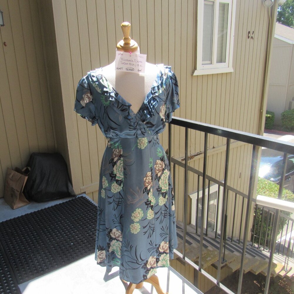 #194  NEW WOMEN'S SATIN SUMMER FLORAL DRESS BY MONSOON  (SIZE 14US / 18UK)